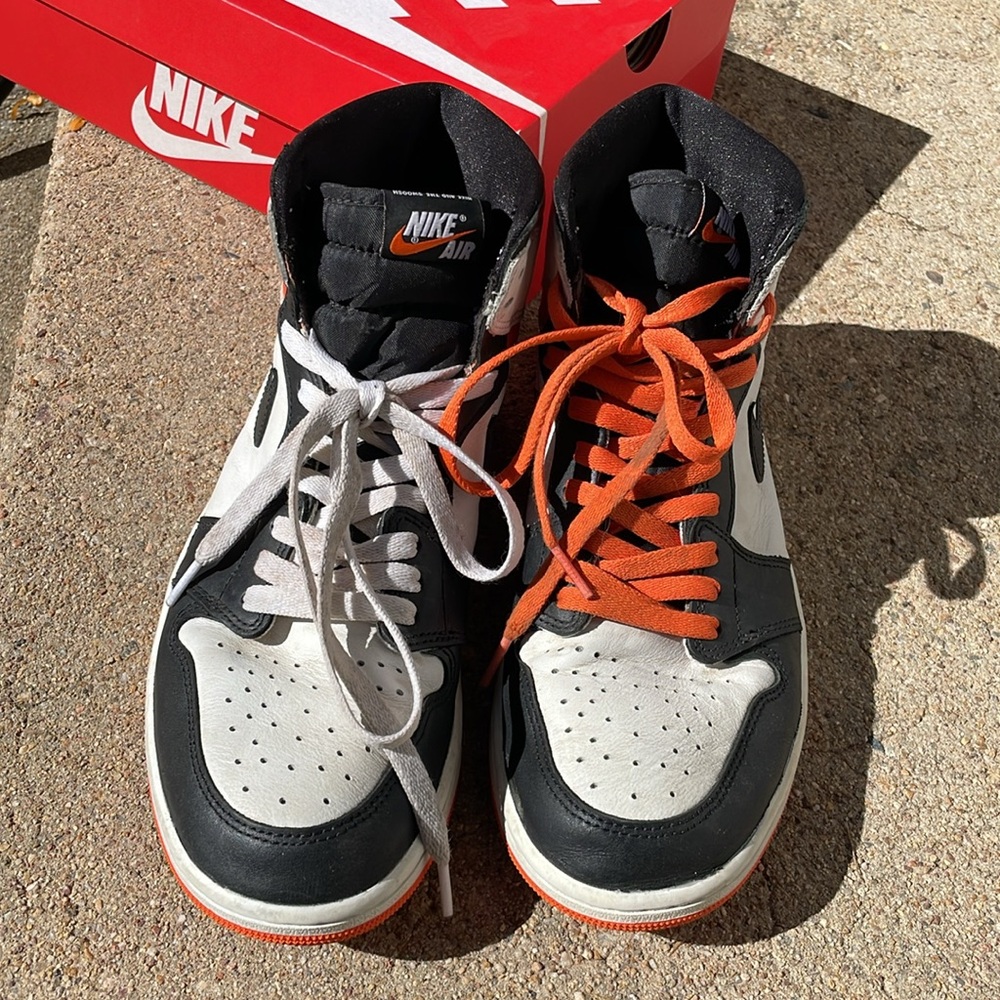 Jordan 1 Retro High Electro Shoes - Picture 3 of 9
